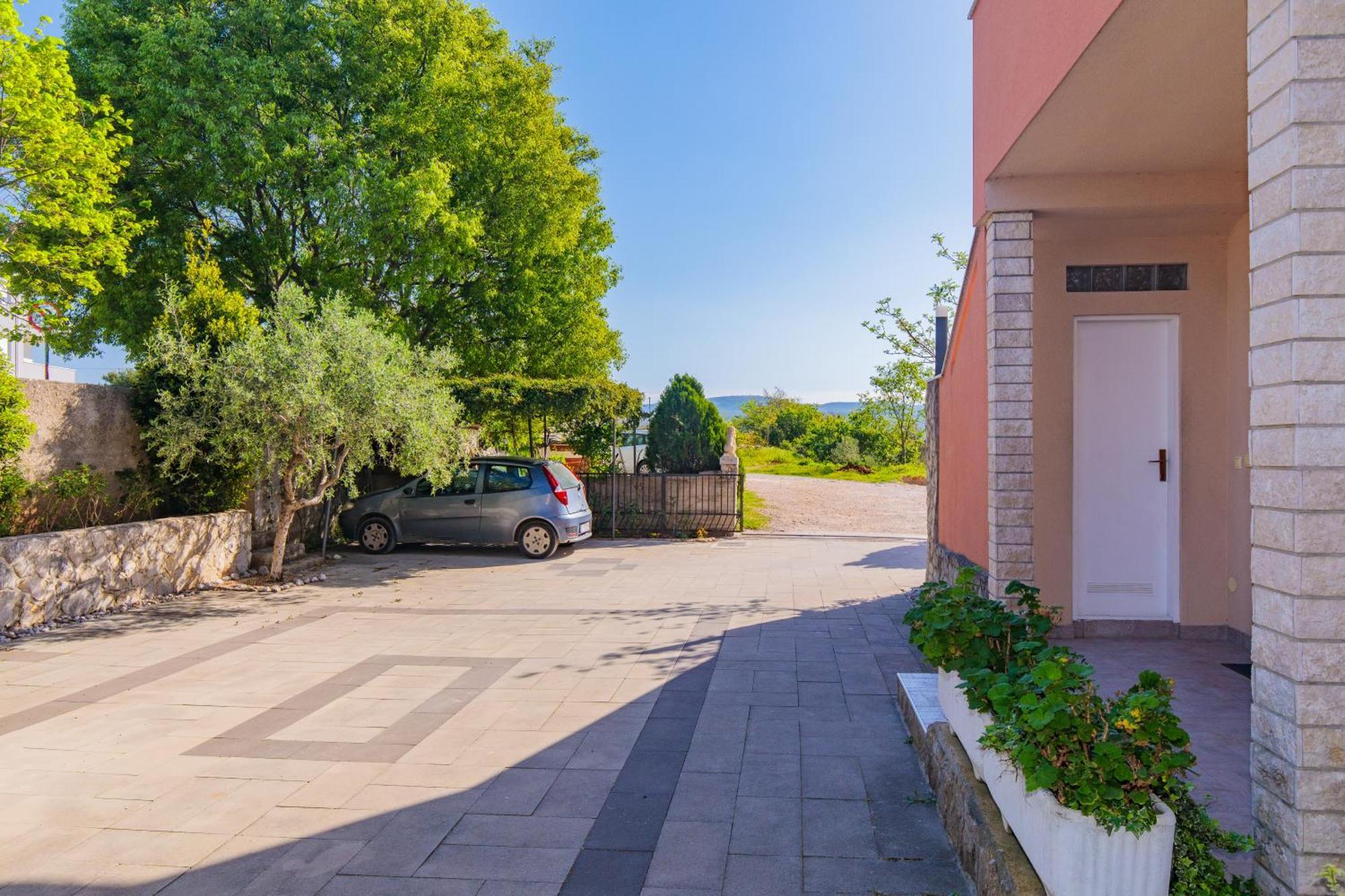 Apartment Todor Кърк Екстериор снимка
