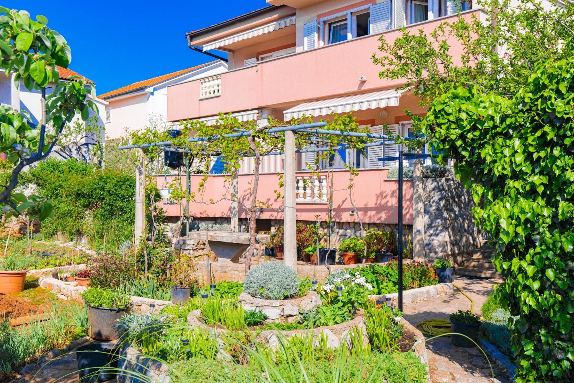Apartment Todor Кърк Екстериор снимка